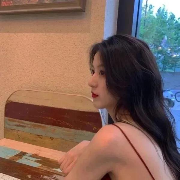 惊鸿一笑惹天娇